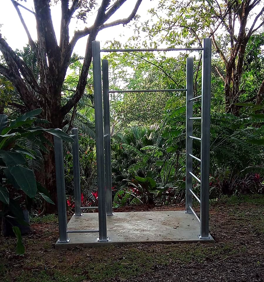 Galvanized outdoor gym station