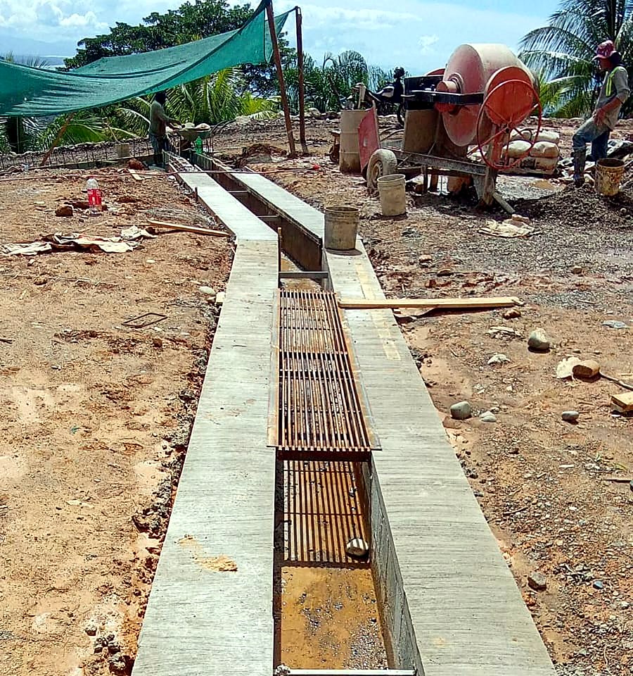 Concrete drainage with steel grate